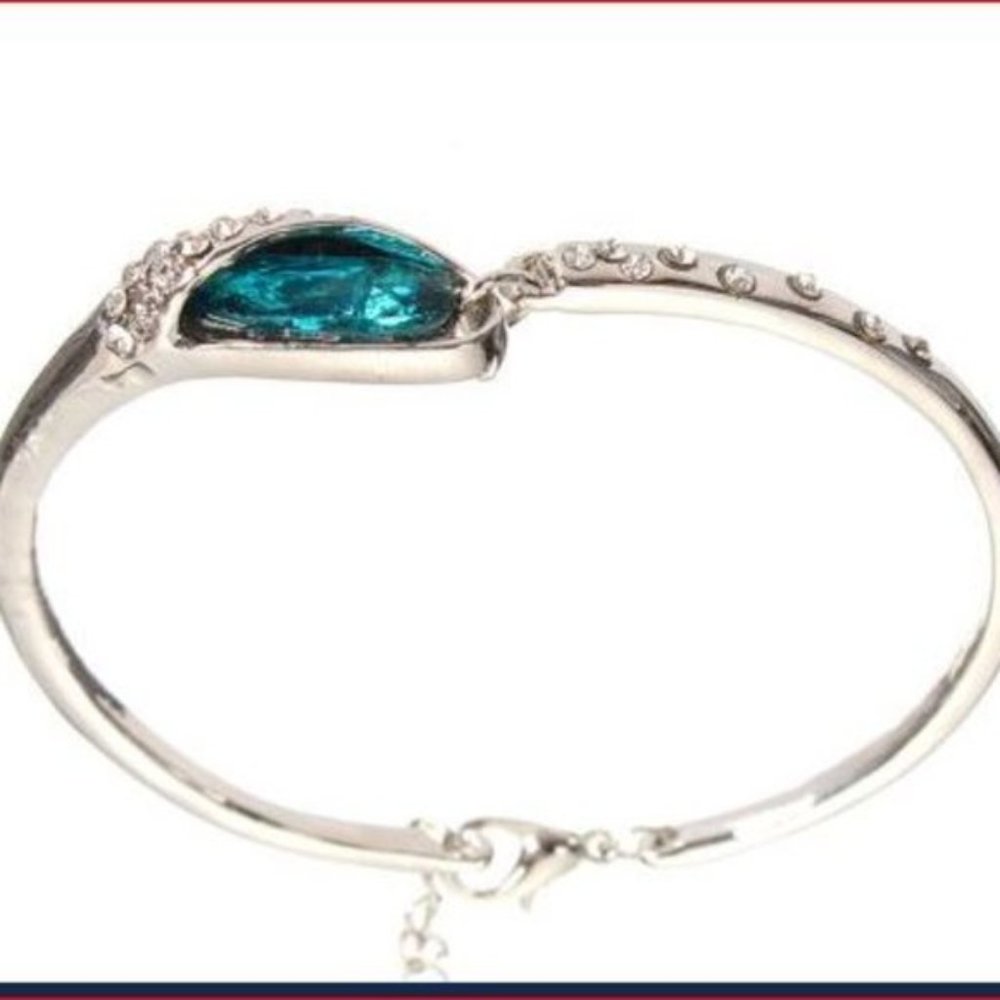 Ladies Charming Blue Rhinestone Silver Hand Chain - Picture 3 of 5